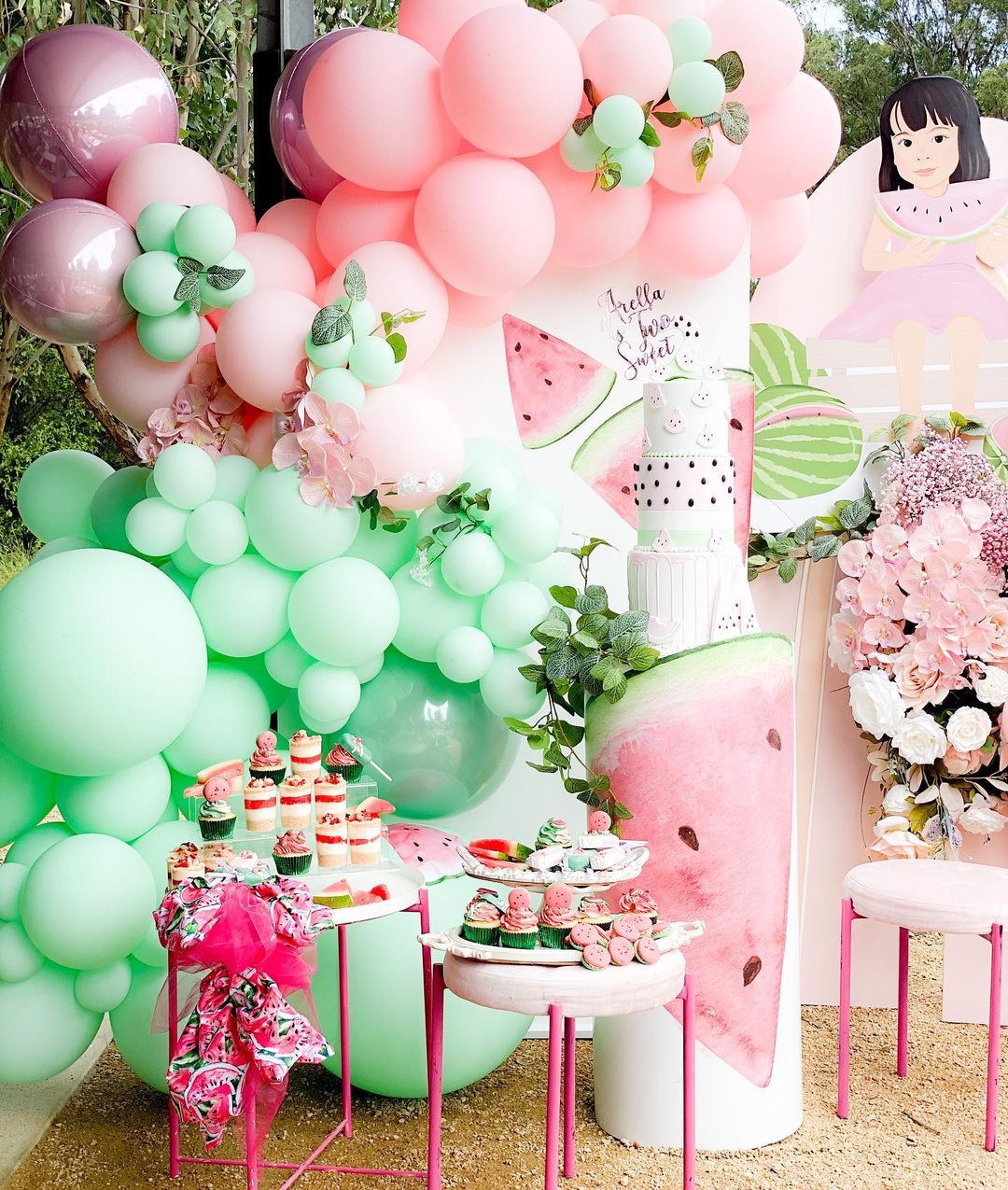 balloon garland backdrop