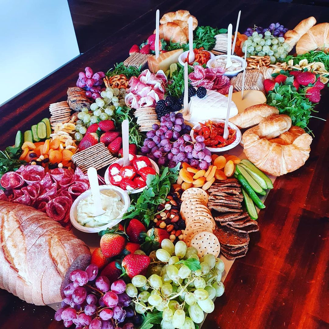 Charcuterie Board, Grazing, Grazing board, Grazing board ideas, grazing box, Grazing box ideas, Grazing boxes, grazing food, grazing food chain, grazing plate, grazing platter, Grazing platters, Grazing table, grazing table catering, grazing table ideas, hot food grazing table, Platters | Amazing Graze Brisbane